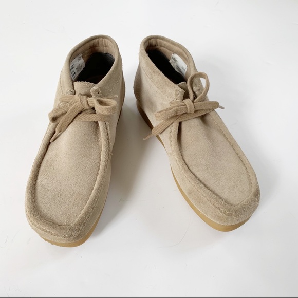 clarks stinson hi sand suede